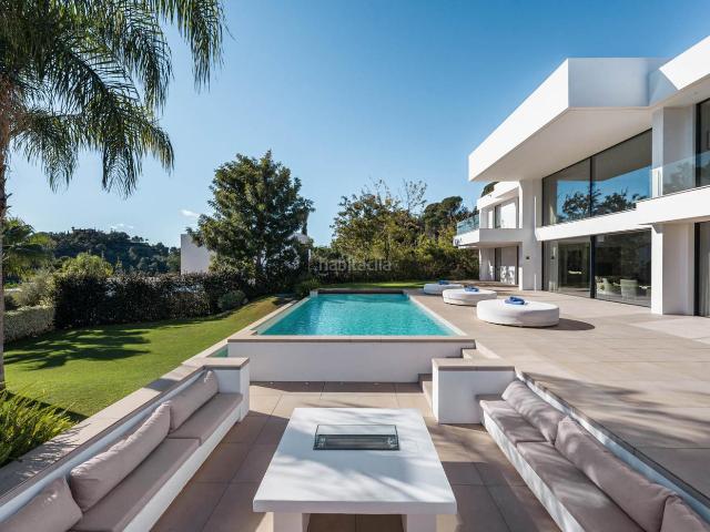 Casa en venta en Marbella, Casco Antiguo. Elegante Villa Mediterránea con Impresionantes Vistas Panorámicas. Casas.