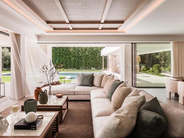 Casa en venta en Marbella, Casco Antiguo. Exclusiva Villa de Lujo en Marbella. Casas.