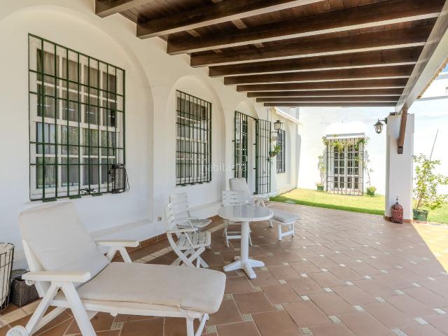 Casa en venta en Marbella, Casco Antiguo. Oportunidad de renovación orientada al sur con Mar Panorámico, Golf Mountain Vistas. Casas.