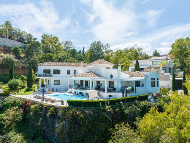 Casa en venta en Marbella, Casco Antiguo. VILLA EN MARBELLA. Casas.