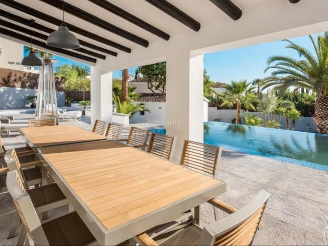 Casa en venta en Marbella, Casco Antiguo. Villa en venta en Marbella. Casas.