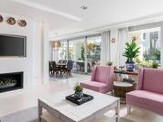 Casa en venta en Marbella, Casco Antiguo. Villa en venta en Marbella. Casas.