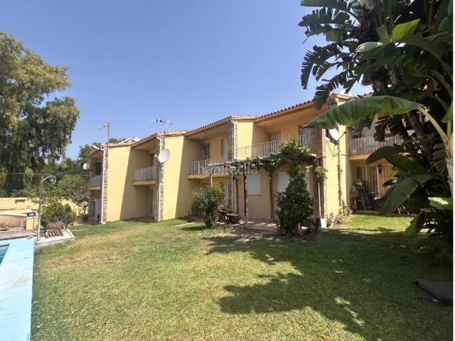 Casa en venta en Marbella, Costabella. Casas.