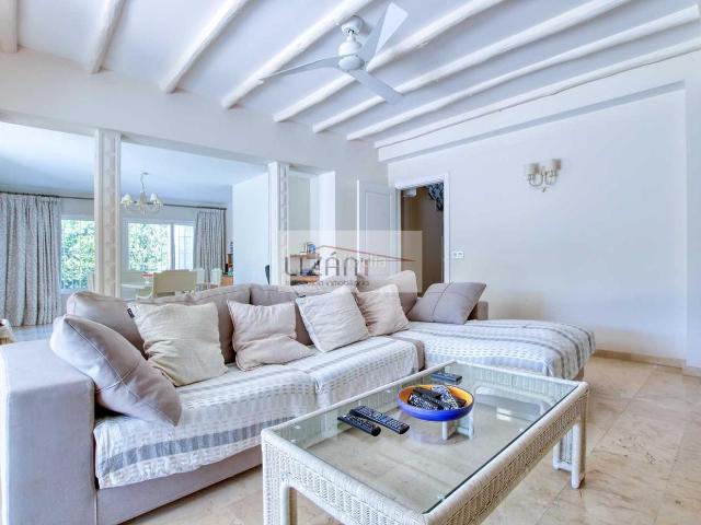 Casa en venta en Marbella, Elviria. SE VENDE ESPECTACULAR CHALET EN MARBELLA NUEVA ALCANTARA. Casas.