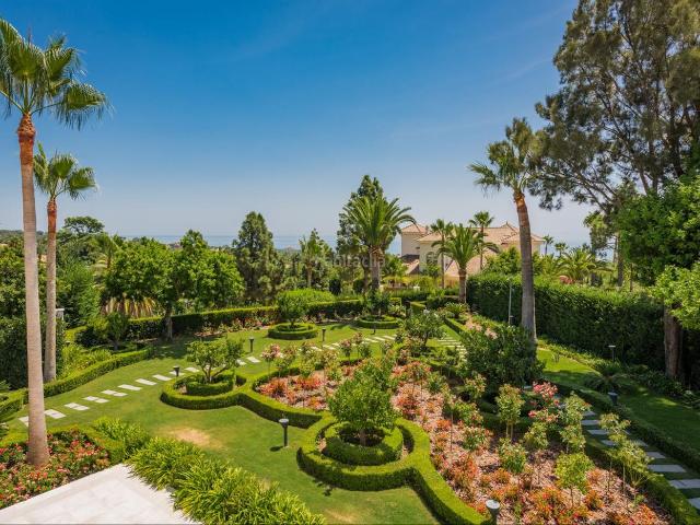 Casa en venta en Marbella, Hacienda Las Chapas. Casas.
