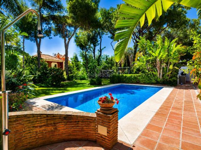 Casa en venta en Marbella, Hacienda Las Chapas. Casas.