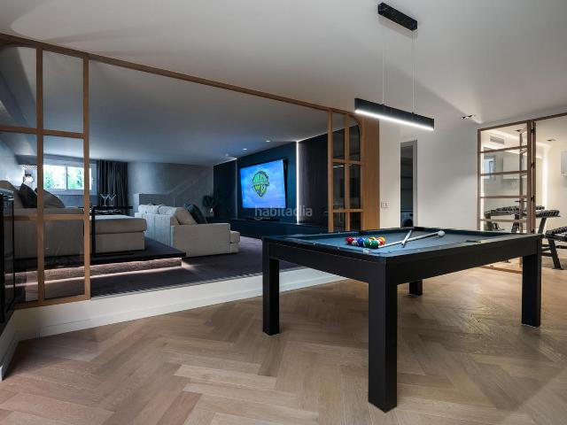 Casa en venta en Marbella, Puente Romano. Casa adosada de lujo contemporánea en la Milla de Oro de Marbella. Casas.