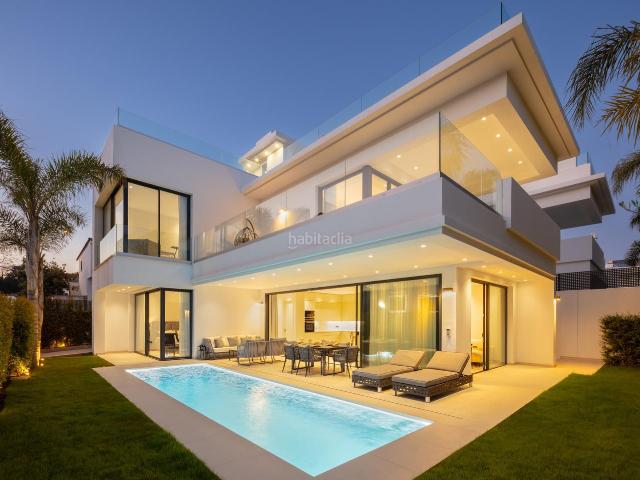 Casa en venta en Marbella, Puente Romano. Casas.