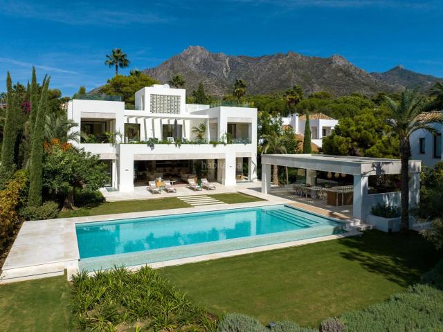 Casa en venta en Marbella, Puente Romano. Casas.
