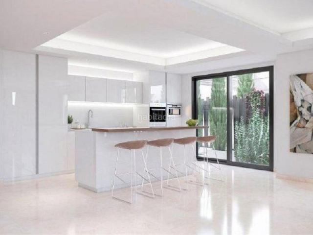 Casa en venta en Marbella, Puente Romano. Villa en venta en Marbella Golden Mile, Marbella. Casas.