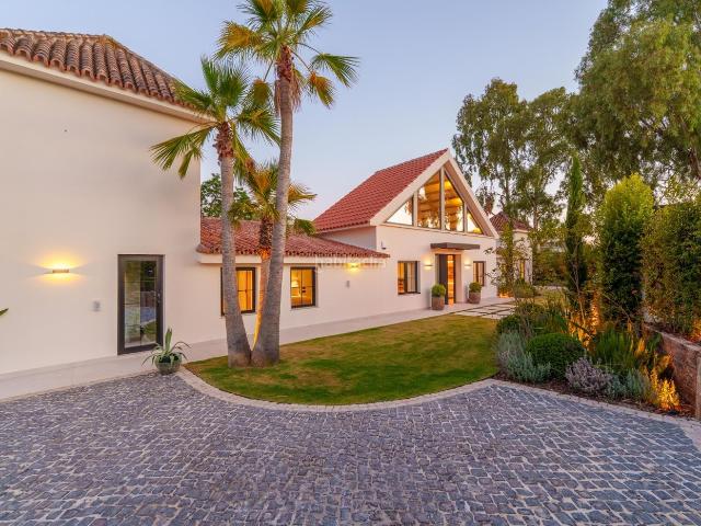Casa en venta en Marbella, Puerto Banús. Marbella Puerto Banús, Marbella Villa Beach Life. Casas.
