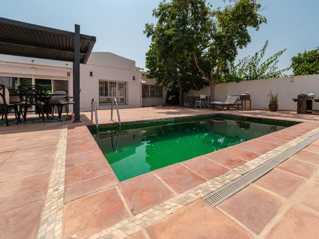Casa en venta en Marbella, Reserva de Marbella. EXCLUSIVA CASA DE UNA SOLA PLANTA CON PISCINA PRIVADA A UN PASO DE LA PLAYA CABOPINO. Casas.