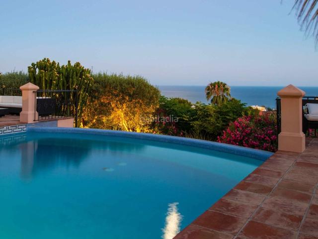 Casa en venta en Marbella, Sierra Blanca. Villa con vistas al mar en Sierra Blanca, Marbella, en venta. Casas.