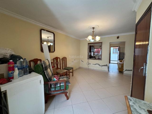 Casa en venta en Marchena. VIVIENDA DE DOS PLANTAS EN BARRIO LA GUITA. Casas.