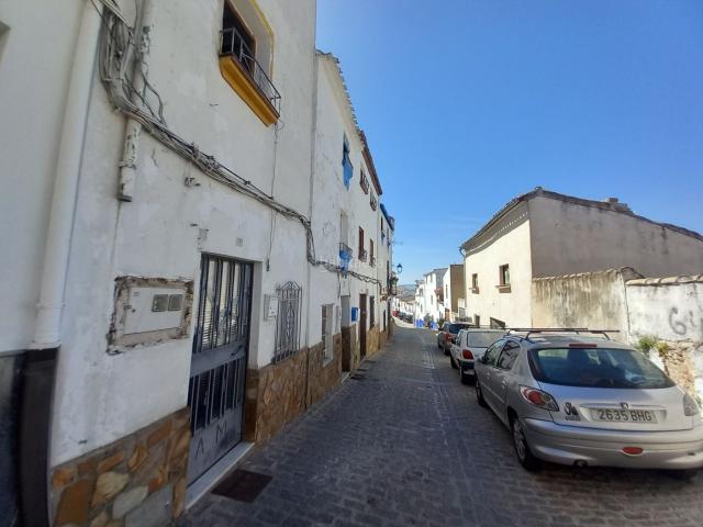 Casa en venta en Martos. CASA CON PATIO Y PRECIOSAS VISTAS. Casas.