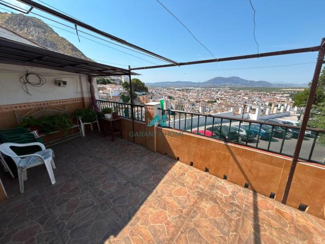 Casa en venta en Martos. Casa en Martos lista para entrar a vivir con terraza y ascensor. Casas.