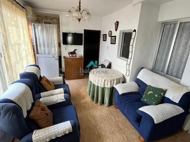 Casa en venta en Martos. Casa en Monte López con terraza, patio y chimeneas. Casas.