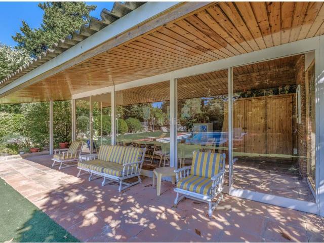 Casa en venta en Matadepera. Casa con piscina en Verge de Montserrat. Casas.