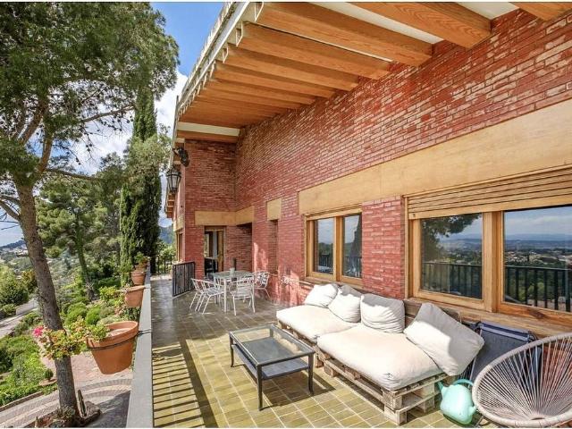 Casa en venta en Matadepera, de 600 m² 6 habitaciones por 648.000