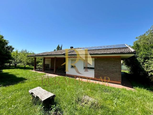 Casa en venta en Matallana de Torío. MATALLANA DE TORIO: CASA DE PLANTA BAJA CON TERRENO!. Casas Matallana de.