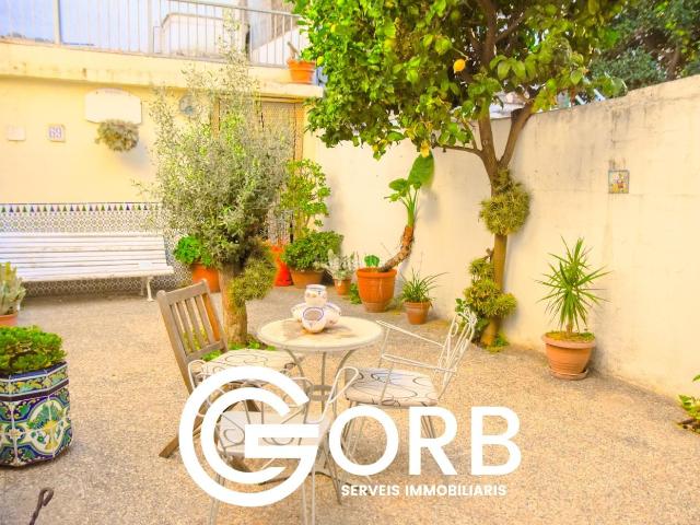 Casa en venta en Mataró, Centre. CASA CON MUCHAS POSIBILIDADES PARA SER TU HOGAR PERFECTO EN MATARÓ!. Casas.