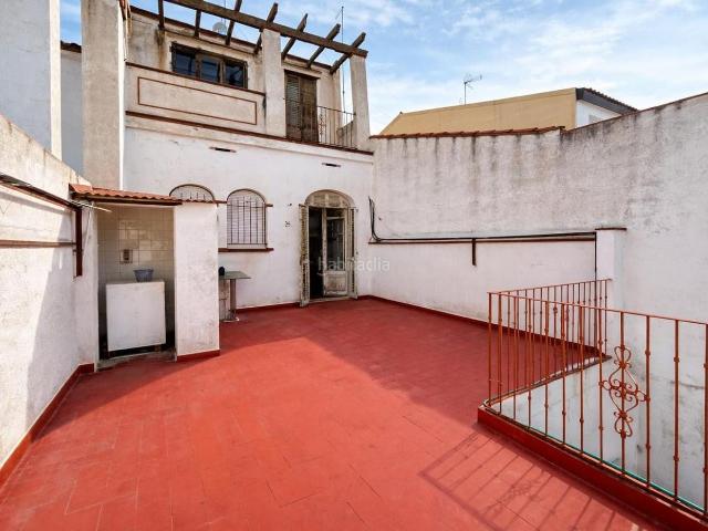 Casa en venta en Mataró, Centre. Magnífica propiedad con patio, terraza y estancias clásicas en el corazón de Mataró!. Casas.