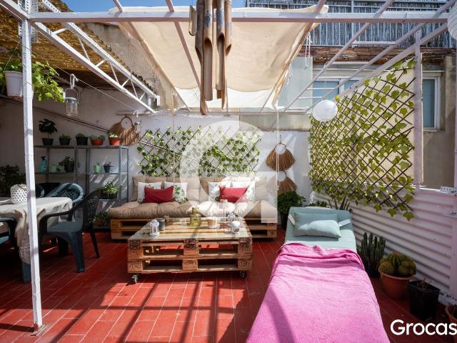 Casa en venta en Mataró, Cerdanyola Nord. CASA CON 2 PISOS. Casas.