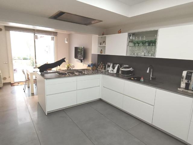 Casa en venta en Mataró, La Llàntia. MATARÓ NORD LLÀNTIA. ESPECTACULAR UNIFAMILIAR ENTRE MEDIANERAS!. Casas.