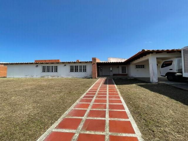 Casa en Venta en Maturín Monagas 420 m2. 5 hab