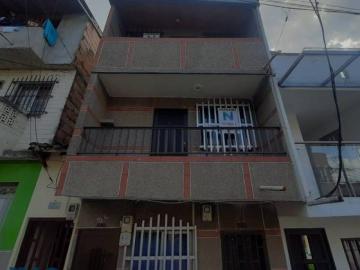 Casa En Venta En Medellin En Manrique Central N 1 V377049