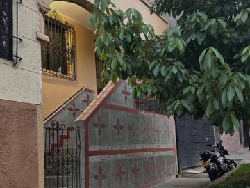 Casa En Venta En Medellin En Alejandro Echevarria V321809