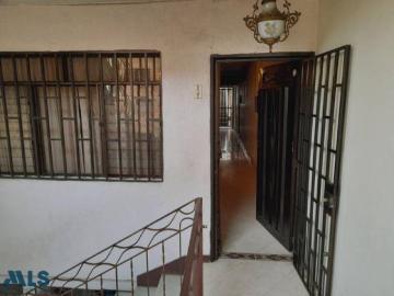 Casa En Venta En Medellin En Cristo Rey V344673