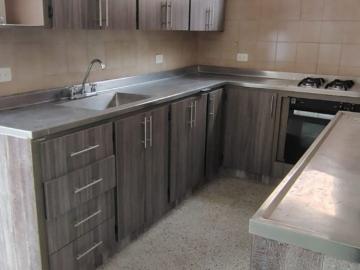 Casa En Venta En Medellin En Laureles V376988