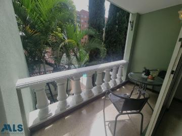 Casa En Venta En Medellin En Loma De Los Bernal V388949