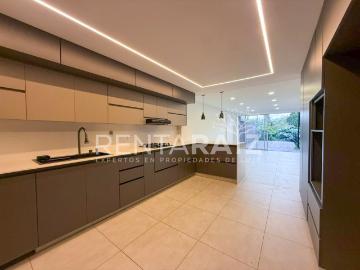 Casa En Venta En Medellin En Los Balsos V369029
