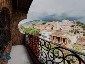 Casa En Venta En Medellin En Prado V323498