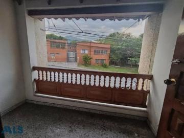 Casa En Venta En Medellin En Santa Monica V379230