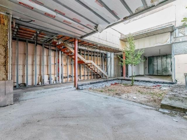 Casa en venta en Medina del Campo. Casa Unifamiliar en Construcción Detenida en Medina del Campo, Valladolid. Casas Medina del.