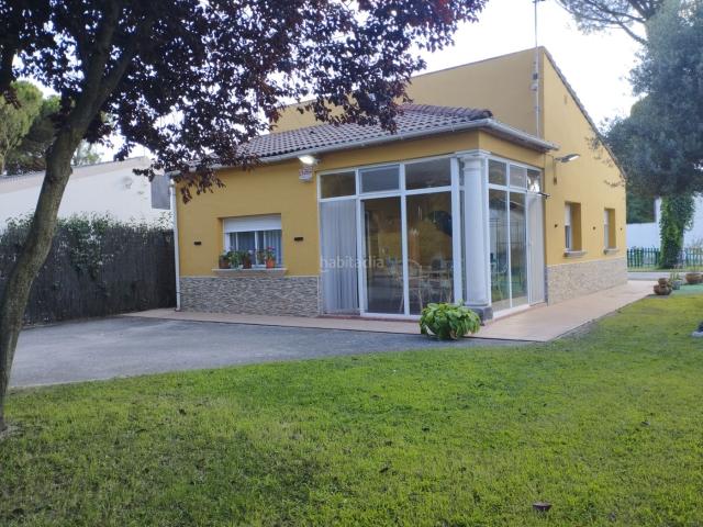 Casa en venta en Medina del Campo. UBICACION INMEJORABLE COMUNICADA CON CARRIL BICI A ESTACION DEL AVE Y MEDINA DEL CAMPO. Casas Medina del.