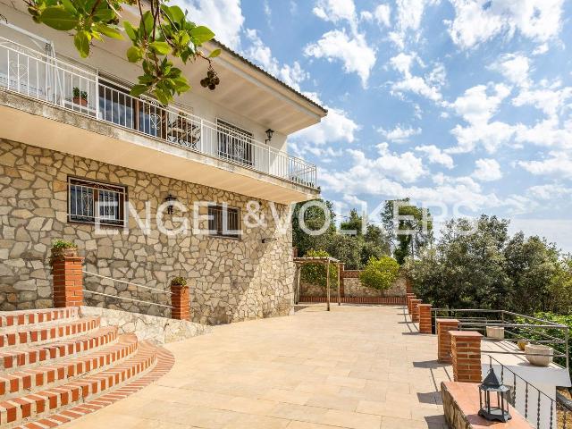 Casa en venta en Mediona. Descubra un refugio exclusivo en Mediona. Casas.