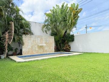 CASA EN VENTA EN MÉRIDA, TEMOZÓN NORTE EN ESQUINA 300M2
