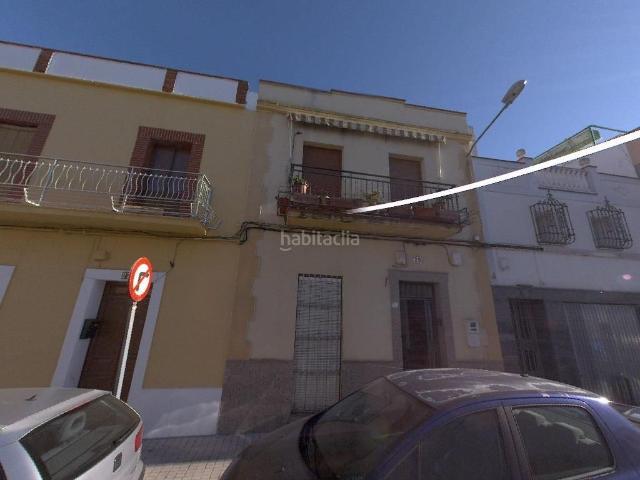 Casa en venta en Mérida, Centro. Se vende Casa ALQUILADA en Calle Benito Toresano 29 Mérida, Badajoz. Casas.