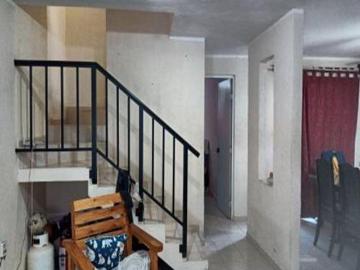 CASA EN VENTA EN MERIDA F 2113, 3 REC. COL. PASEOS DE OPICHEN $1,900,000