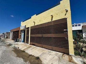 Casa en venta en Mérida, Los Heroes, con pequeño local, 3 Recámaras