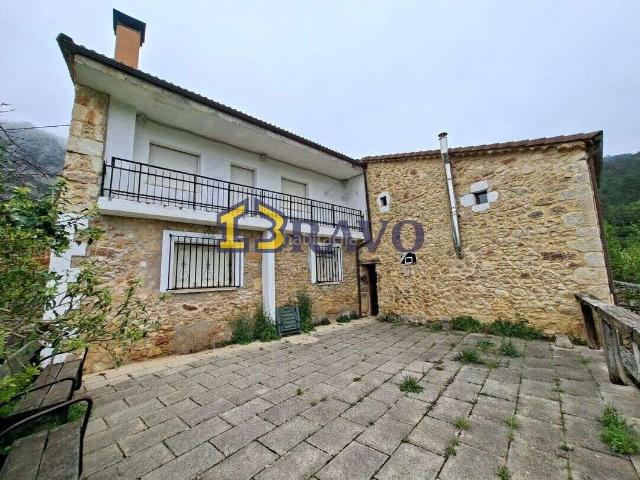 Casa en venta en Merindad de Valdivielso. CASA DE PUEBLO EN VENTA EN MERINDAD DE VALDIVIELSO. Casas Merindad de.