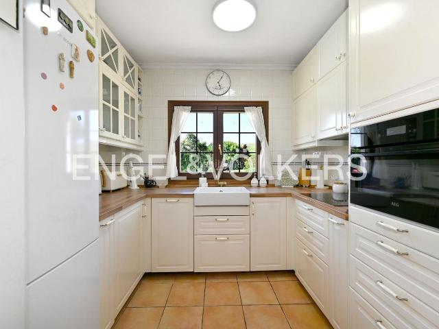Casa en venta en Miengo, Miengo Pueblo. Magnífico chalet con jardín en Miengo. Casas.
