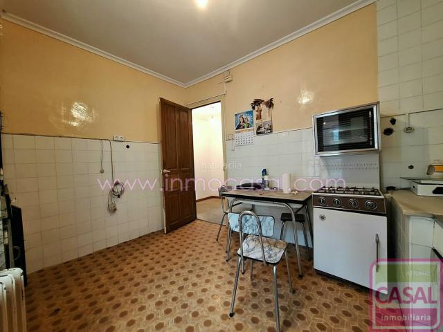 Casa en venta en Mieres, Zona Rural. Propiedad en Santa Cruz con muchas posibilidades. Vivienda de 4 dormitorios ampiable a 6, salón, cocina y baño, amplio local en pl. Casas.