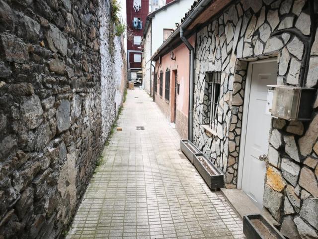 Casa en venta en Mieres, La Villa Bazuelo. Casa en Mieres de 42 metros cuadrados. Casas.