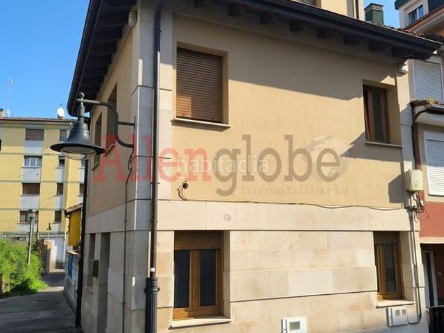 Casa en venta en Mieres, La Villa Bazuelo. VENTA DE CASA EN BUEN ESTADO EN EL CENTRO DE MIERES. Casas.