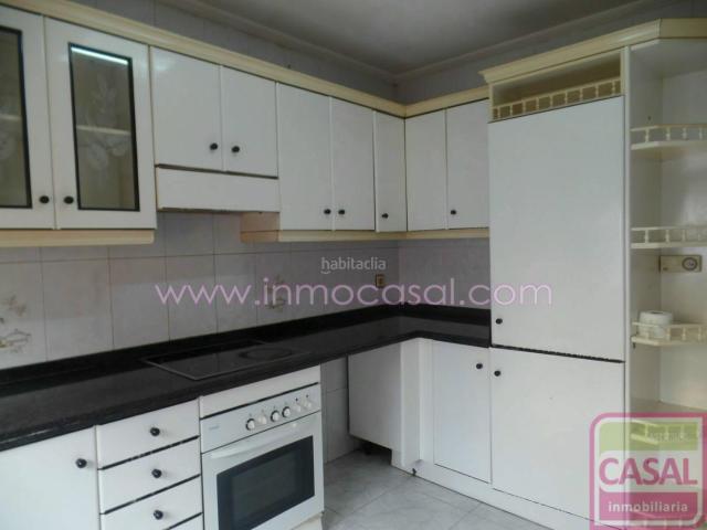 Casa en venta en Mieres, San Pedro Siana. CASA ADOSADA EN MIERES: Dos dormitorios, salón, cocina y baño. Patio y garaje. Calefacción de gasoil. Casas.